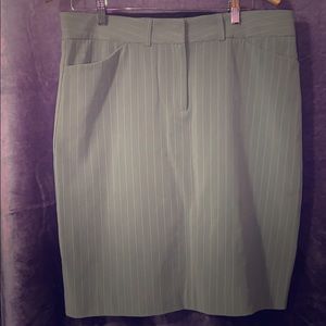 Steve & Barry’s Womens Sz 12 Gray Pinstripe Skirt